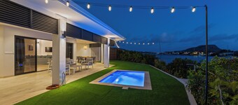 Dolce Vita Beach, Waterfront Bungalow B with private beach