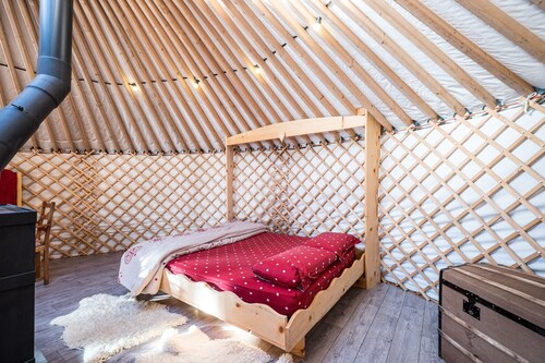 Glamping 'La Yourte Des Clapières': Mountain View, Private Terrace & Garden