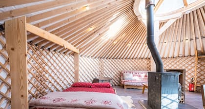 Glamping 'La Yourte Des Clapières': Mountain View, Private Terrace & Garden
