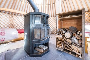 1 habitación y ropa de cama 