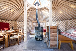 1 habitación y ropa de cama 