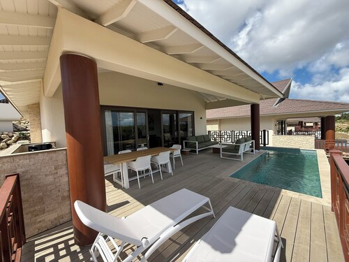 Villa Jazmyn 6 Blue Bay Resort, pool, beach @300m, front row Golf Course