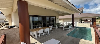 Villa Jazmyn 6 Blue Bay Resort, pool, beach @300m, front row Golf Course