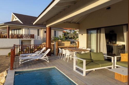 Villa Jazmyn 6 Blue Bay Resort, pool, beach @300m, front row Golf Course