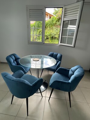 Dining - Charming studio at the bottom of the villa with shared pool (Le Diamant)