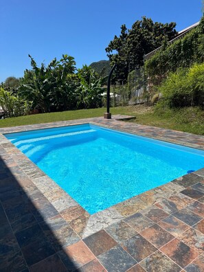 Pool - Charming studio at the bottom of the villa with shared pool (Le Diamant)
