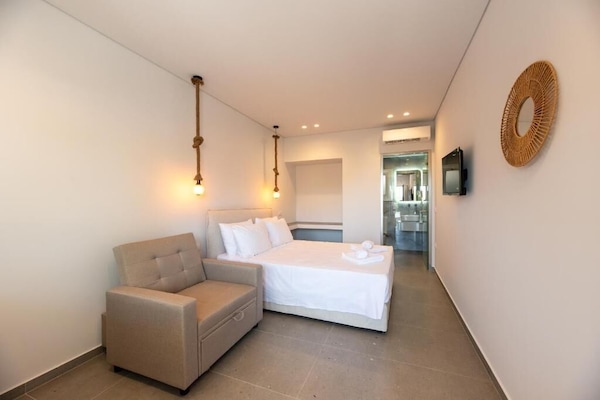 Soundproofing, iron/ironing board, free cribs/infant beds, free WiFi