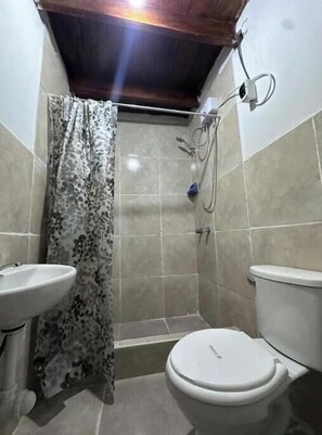 Towels, toilet paper - Rustic Getaway in San Bartolo: Barbecue & Beach (San Bartolo)