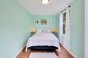 WiFi, bed sheets