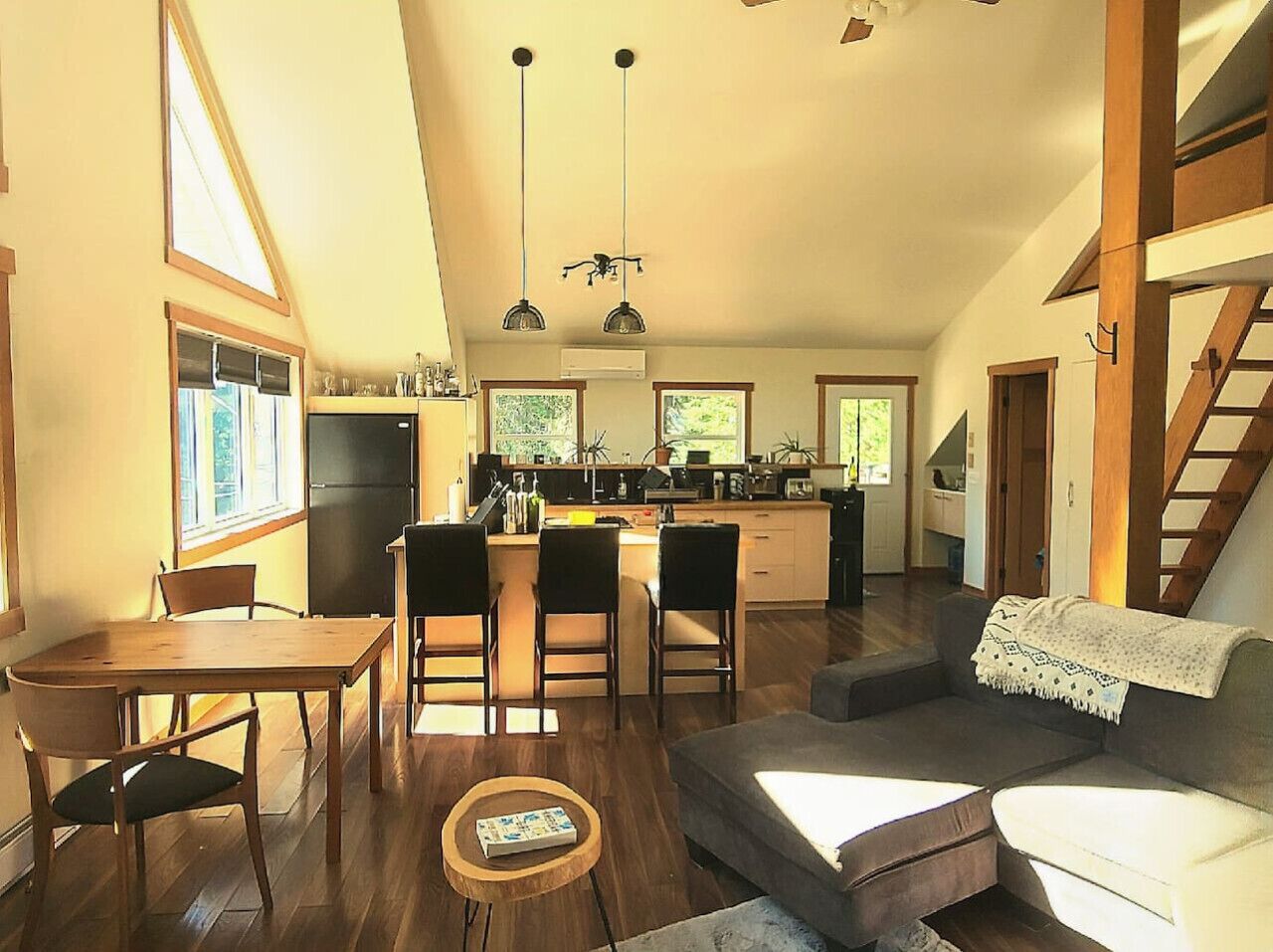 Téléviseur, foyer, chaîne audio