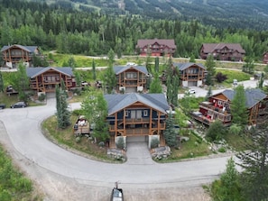 Exterior - Aspens Retreat - 1BR w/Hot Tub (Golden)