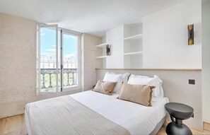 3 Schlafzimmer, Zimmersafe, Schreibtisch, Bügeleisen/Bügelbrett