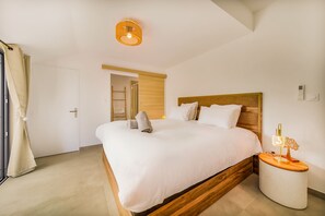 3 chambres, fer et planche à repasser, Wi-Fi, draps fournis