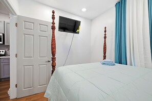 2 bedrooms, free WiFi, bed sheets - Cozy 2-bedroom house in beautiful Sharon Hill with In-unit laundry (Sharon Hill)