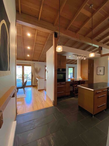 Palm Retreat House-Luxury Home Near Snug Cove