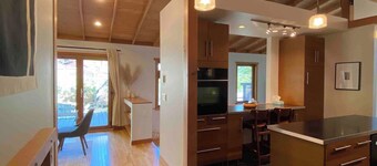 Palm Retreat House-Luxury Home Near Snug Cove