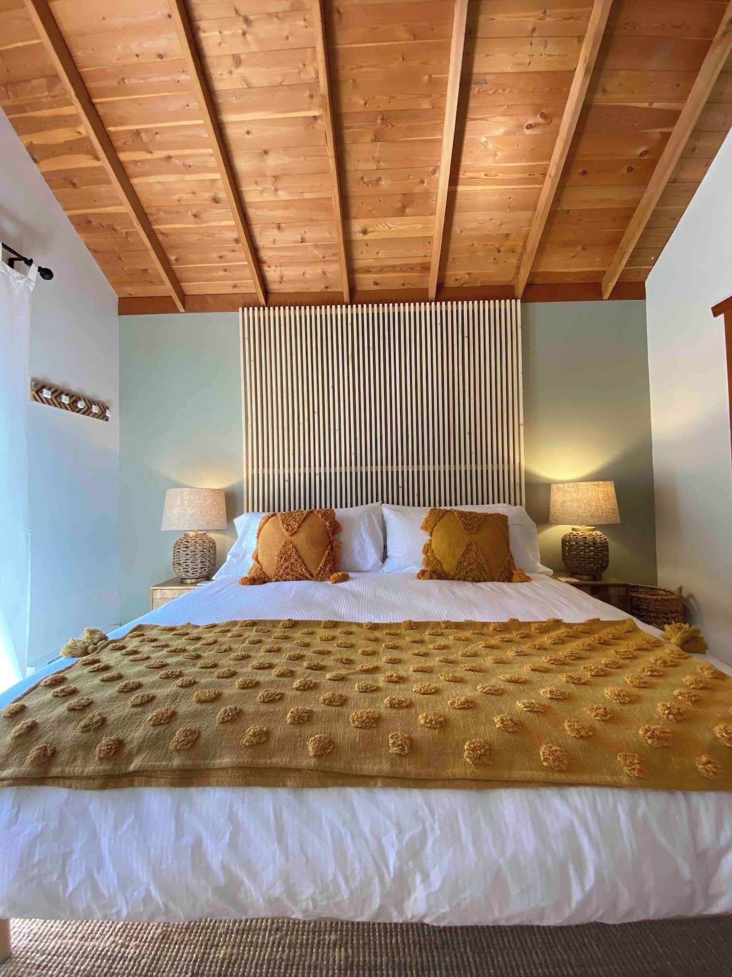 Lit parapluie, Wi-Fi gratuit, draps fournis