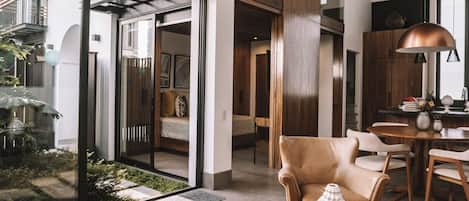 屋外ダイニングエリア