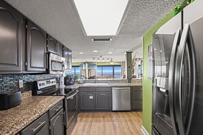 Coffee/tea maker, fridge, microwave, oven - 601 – Beachfront 3BR Luxury Retreat | Wraparound Balcony & VIP Beach Service (Panama City Beach)