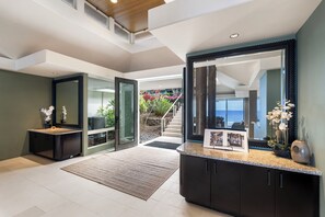 Interior - Oceanview Air-Conditioned Kona Estate w/ Infinity Pool & Sunset Views (Kailua Kona)
