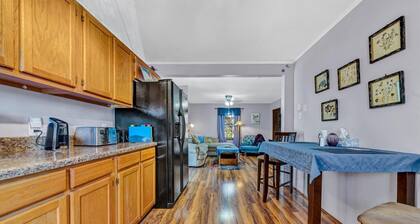 1BR PrivateBayview Cottage on SML- Westlake R26'ish. Sleeps 2 max