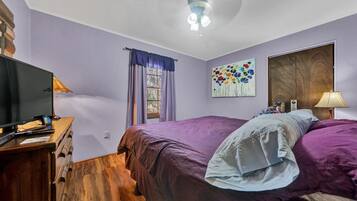 1 bedroom, iron/ironing board, free WiFi, bed sheets