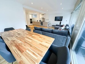 Living area - The Grange Serviced Apartment-1 (London)