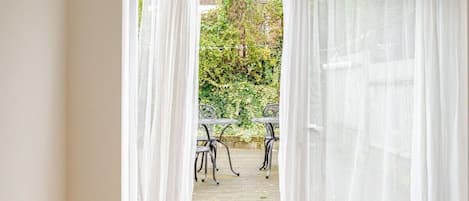 Fer et planche à repasser, Wi-Fi gratuit, draps fournis