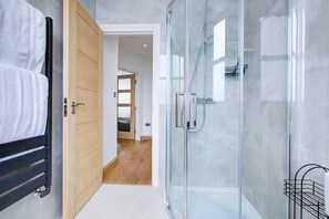 Hair dryer - Cornwall The Duchess 3 Bed Duplex 10 guests (London)