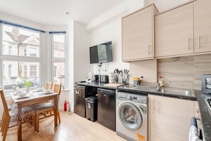 Fridge, toaster - Springfield The Count Close to City (London)