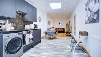 Fridge, microwave, oven, coffee/tea maker
