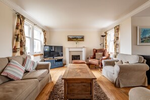 TV, fireplace - Golf Court (No 2) | Elie (Elie)