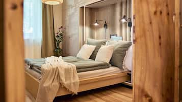 WiFi, bed sheets