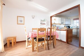 Dining - Sahara Park (No 2) | Elie (Elie)