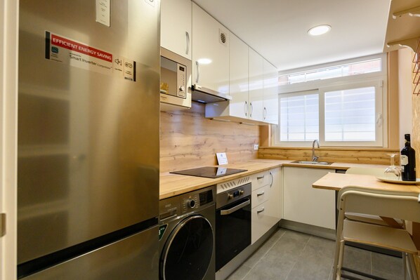 Unclassified image, 1 of 71, button - (LCE3) Spacious and modern 4 bedroom apartment (Madrid)