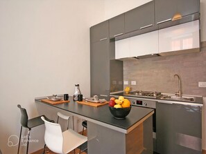 Private kitchen - SUITE CERNAIA HOLIDAYS (Roma)