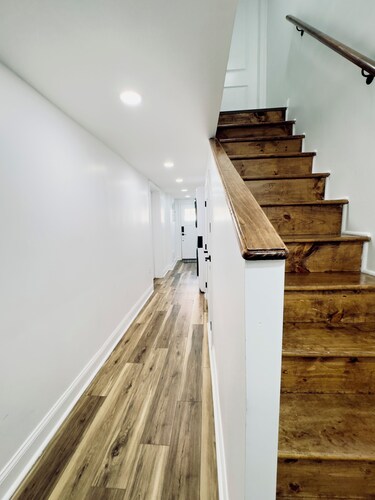 3-bedroom house Jacuzzi + Parking + Comfort – Philly Stay

Share

Save