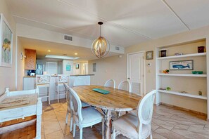 Dining - Ground floor oceanfront condo overlooking the beach, cozy patio, shared pool (South Padre Island)