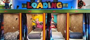 1 slaapkamer, een strijkplank/strijkijzer, gratis wifi, beddengoed