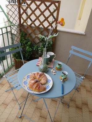 Outdoor dining - Relaxation in the green- GioDaPi Palm (Palermo)