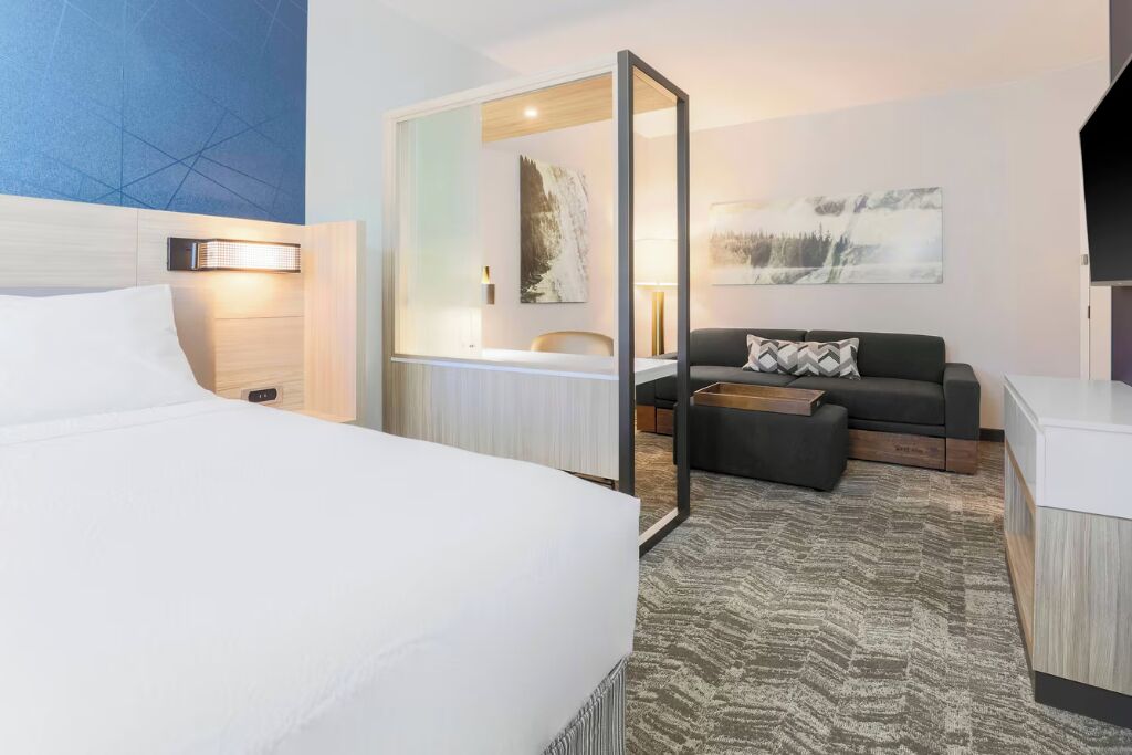 Relax In Spacious Suite W/ Modern Touches + Prime Location Near Truckee Trails - Truckee, CA