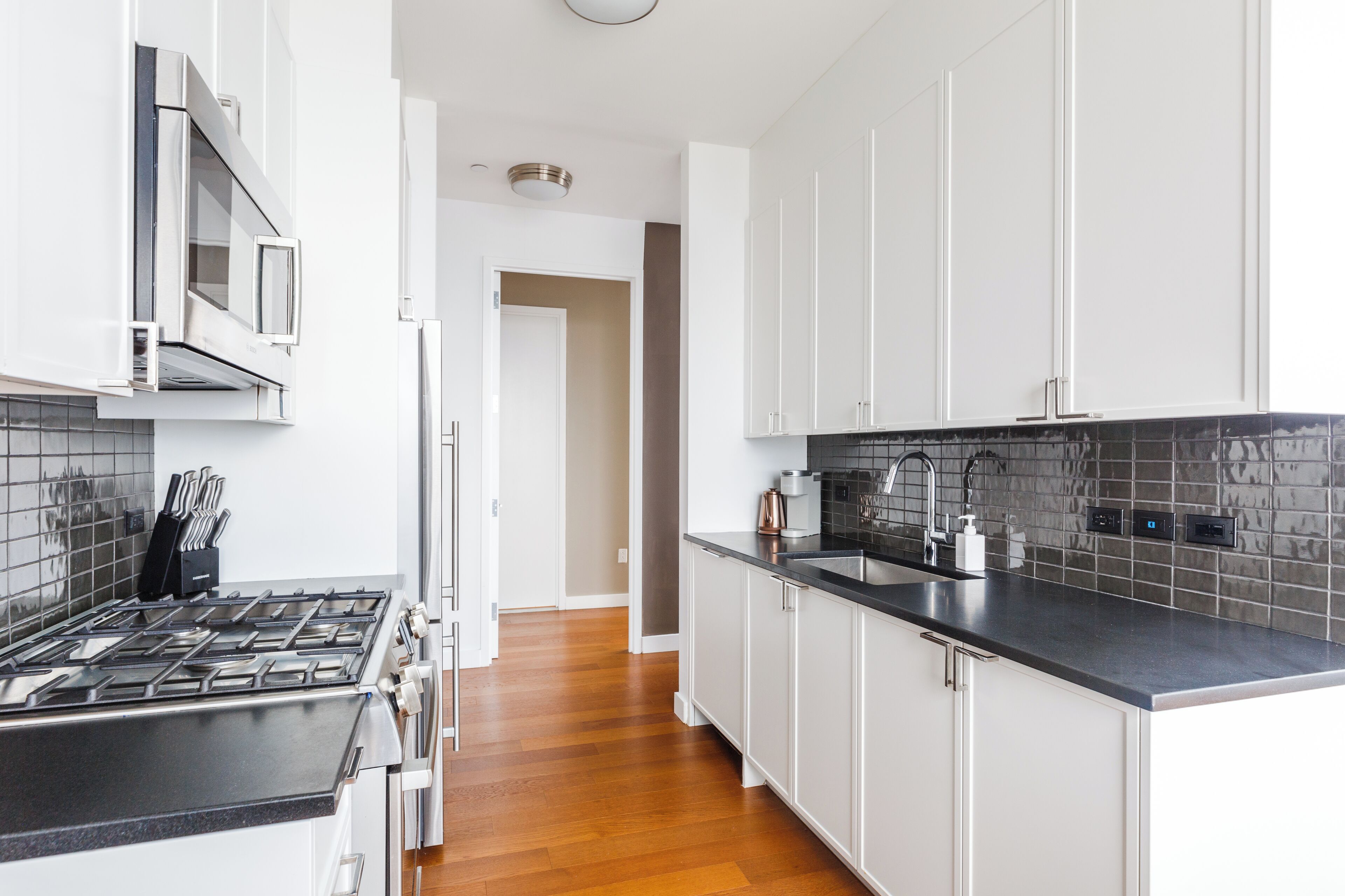 럭셔리 스위트, 시내 전망 | 전용 주방 | 대용량 냉장고, 전자레인지, 오븐, 쿡탑