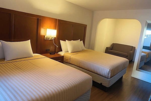 Standard Double Room | Desk, laptop workspace, iron/ironing board, WiFi (free)