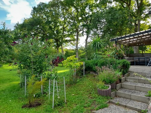 Ferienhaus 'Wohnung Wald' mit privater Terrasse, Garten und WLAN