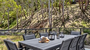 Outdoor dining - Sea North – Coastal retreat near Lorne beachside (Lorne)