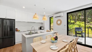 Dining - Sea North – Coastal retreat near Lorne beachside (Lorne)