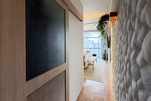 Interior - All hugs. Airbnb in Copan @yanainteriores (São Paulo)