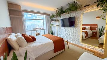 Strykjärn/strykbräda och sängkläder