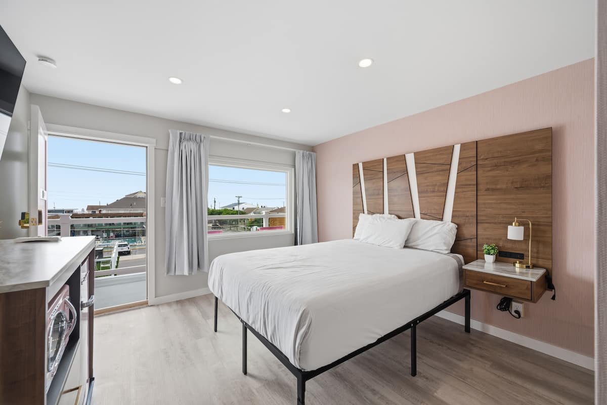 Suite estudio superior, 1 cama de matrimonio con sofá cama, accesible para personas con discapacidad | Minibar, espacio para trabajar con un portátil, wifi gratis