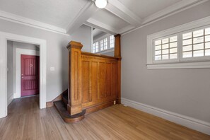 Interior - Modern 1 bed 1 bath unit Heart of College Hill (Wichita)